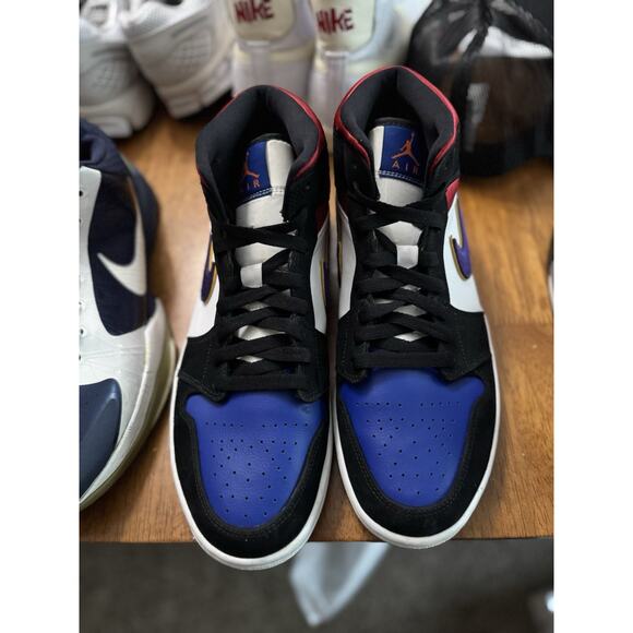 Size 10.5 - Air Jordan 1 SE Mid Rivals NBS075 - Picture 1 of 5
